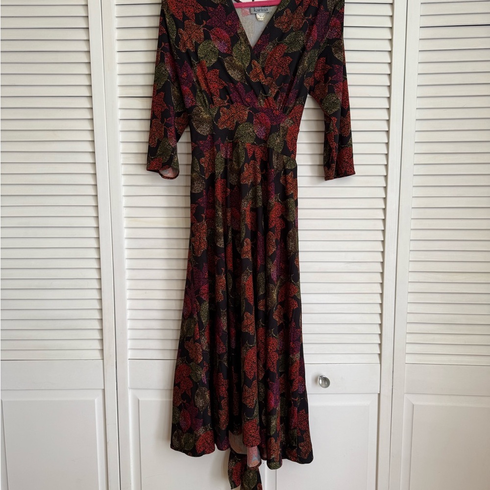 Karina Dresses “Margaret” Long Sleeved Multicolor Leaf Pattern Midi Dress